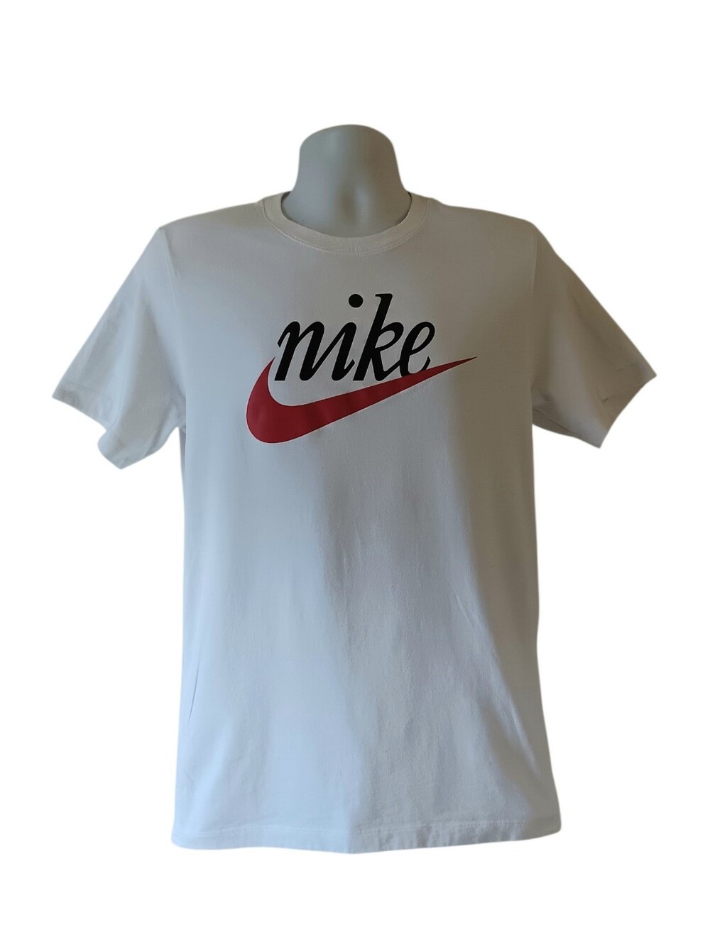 Nike men's white short-sleeve graphic t-shirt size S